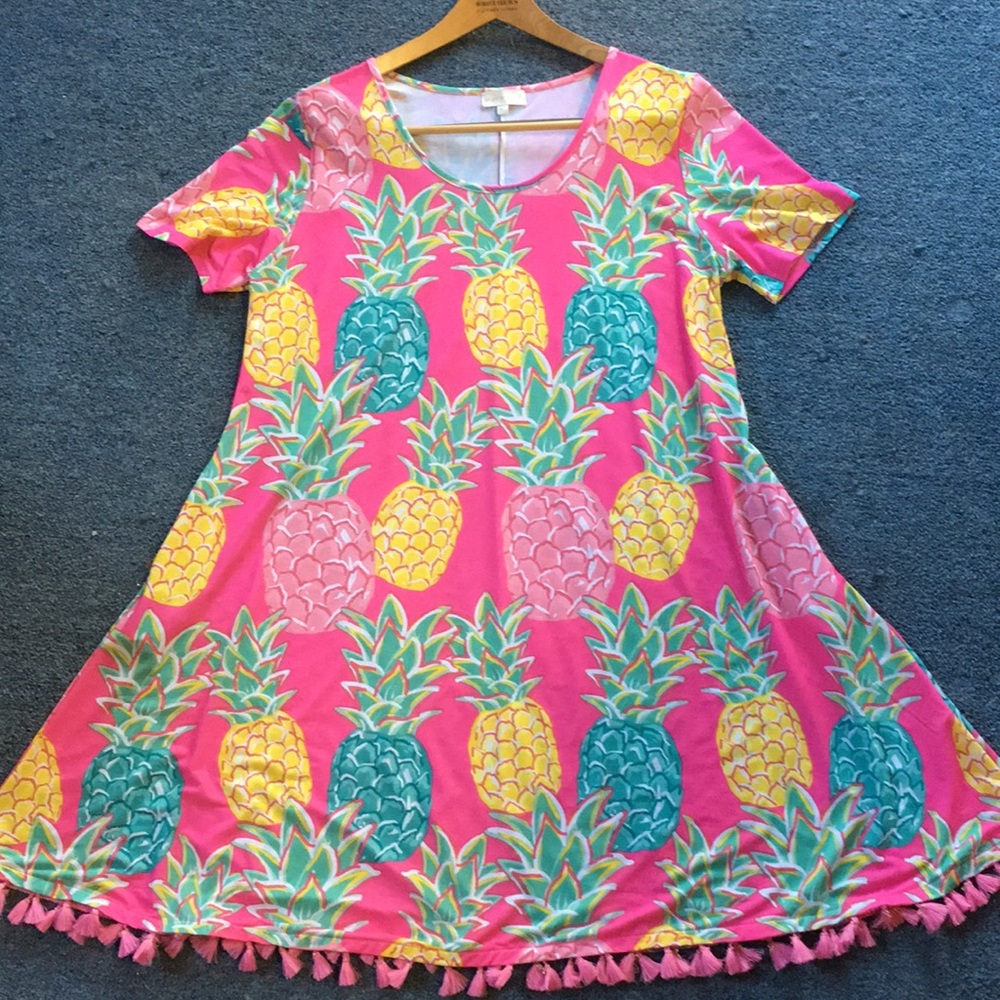 Simply Southern XL pineapple dress w/ pink tassels